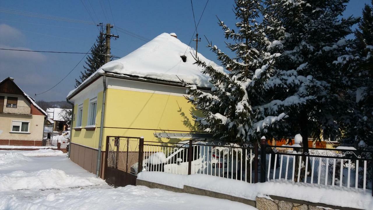 Apartamento Bakonyi Mandala Ház Bakonybél Exterior foto
